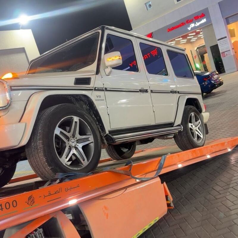 سطحة هيدروليك لنقل السيارات الفاخرة