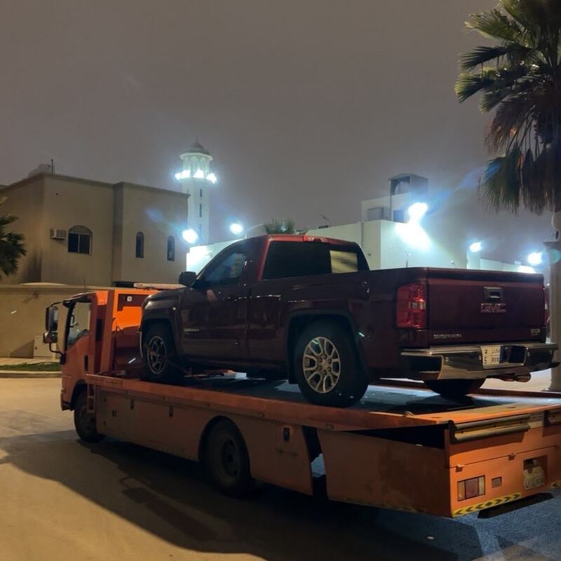 شاحنة سطحة نجد لنقل السيارات